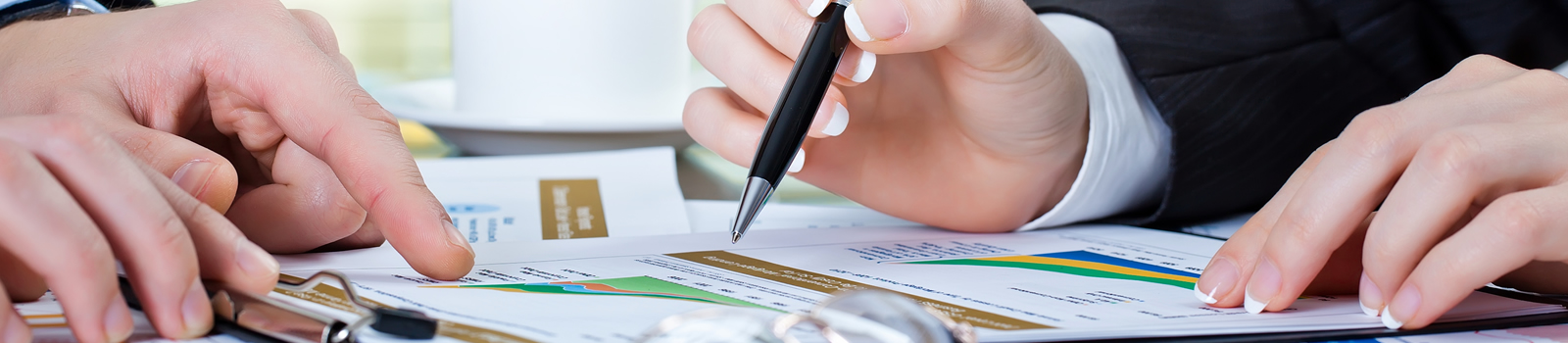 Business people forecasting Business people forecasting